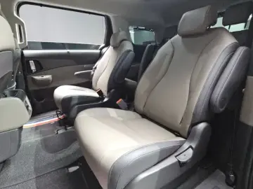 2025 Kia Carnival с пробегом 4 396 км