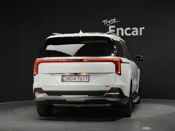 2024 Kia Carnival с пробегом 10 457 км