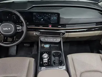 2024 Kia Carnival с пробегом 10 457 км