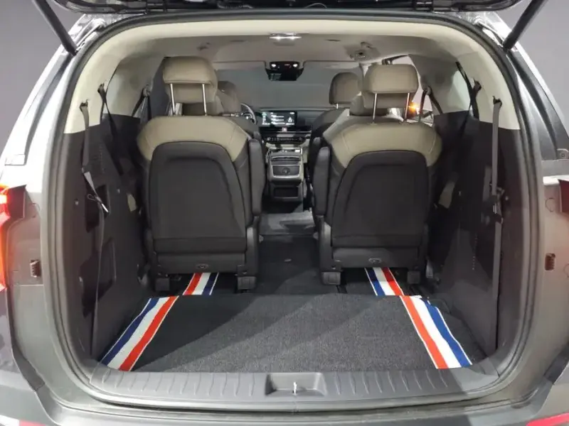 2025 Kia Carnival с пробегом 4 396 км