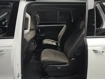 2024 Kia Carnival с пробегом 10 457 км