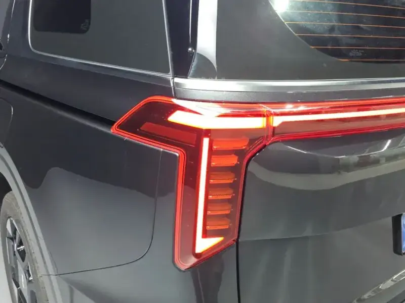 2025 Kia Carnival с пробегом 4 396 км