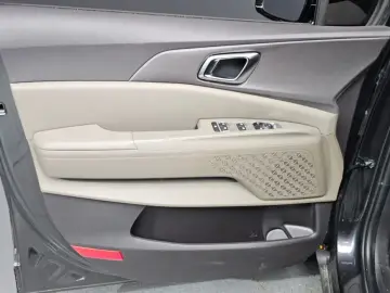 2025 Kia Carnival с пробегом 4 396 км