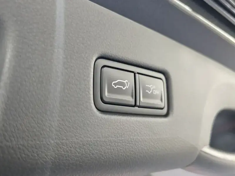 2025 Kia Carnival с пробегом 4 396 км