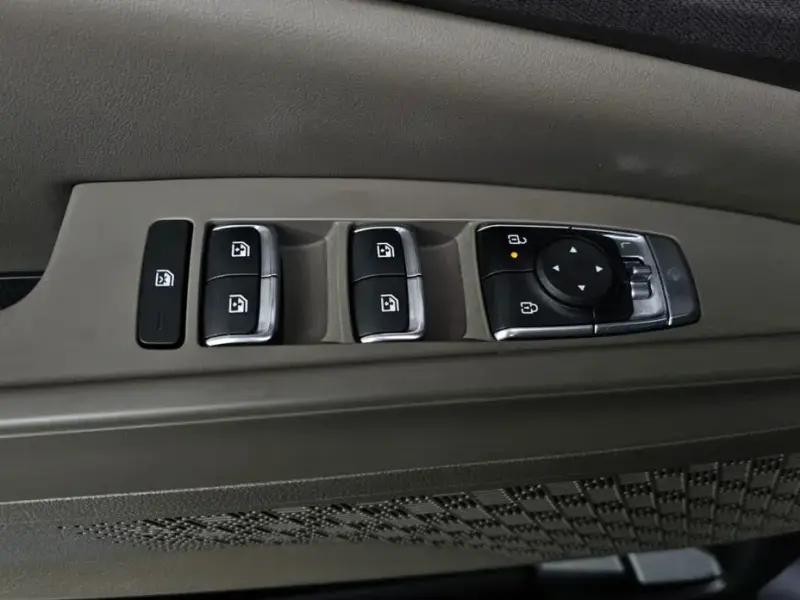 2025 Kia Carnival с пробегом 4 396 км