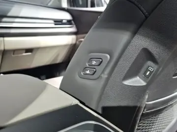 2025 Kia Carnival с пробегом 4 396 км