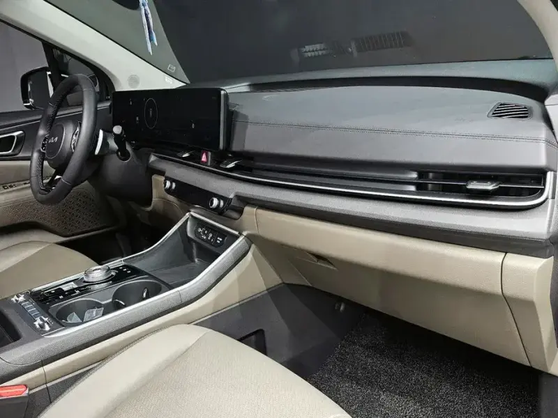 2024 Kia Carnival с пробегом 41 517 км