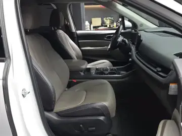 2024 Kia Carnival с пробегом 36 571 км
