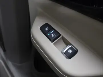 2025 Kia Carnival с пробегом 10 917 км