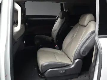 2024 Kia Carnival с пробегом 36 571 км