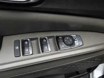 2024 Kia Carnival с пробегом 36 571 км
