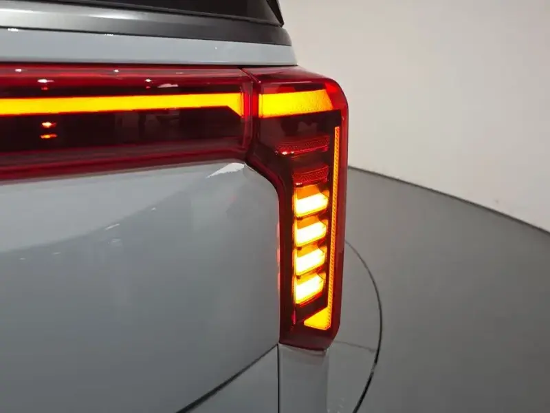 2025 Kia Carnival с пробегом 10 917 км