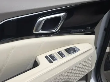 2025 Kia Carnival с пробегом 10 917 км
