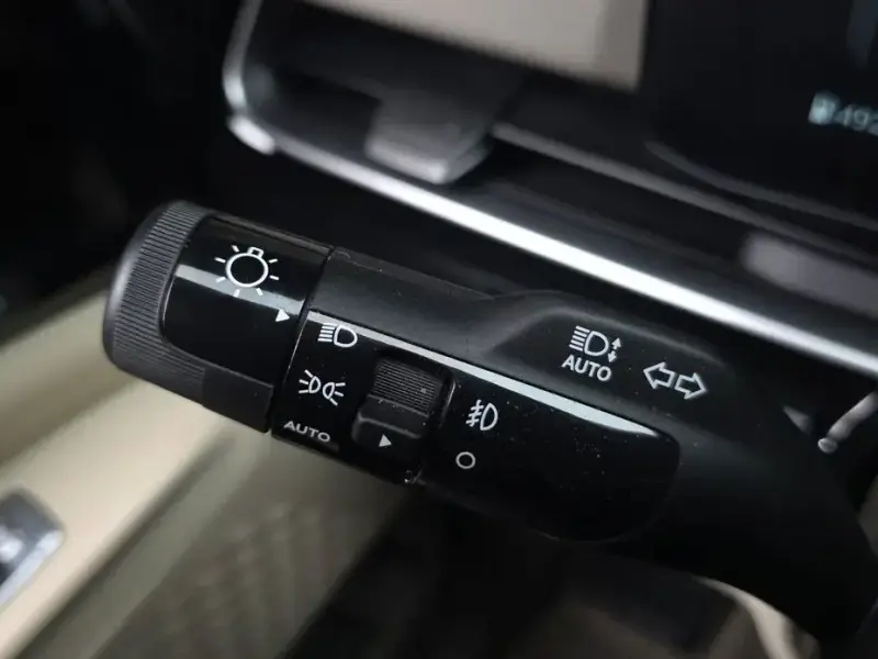 2025 Kia Carnival с пробегом 10 917 км