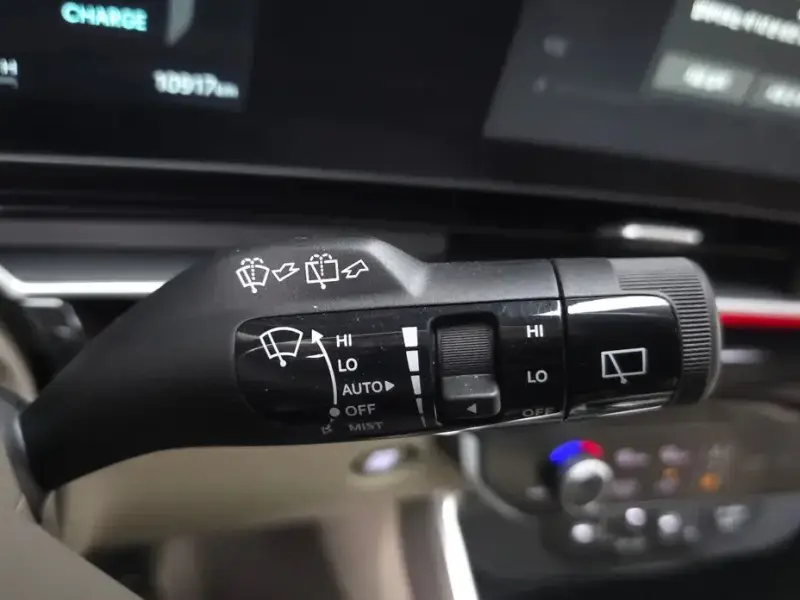 2025 Kia Carnival с пробегом 10 917 км