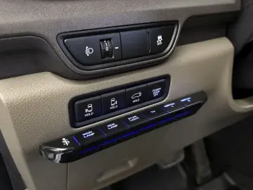 2025 Kia Carnival с пробегом 14 751 км
