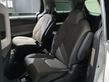 2025 Kia Carnival с пробегом 55 149 км