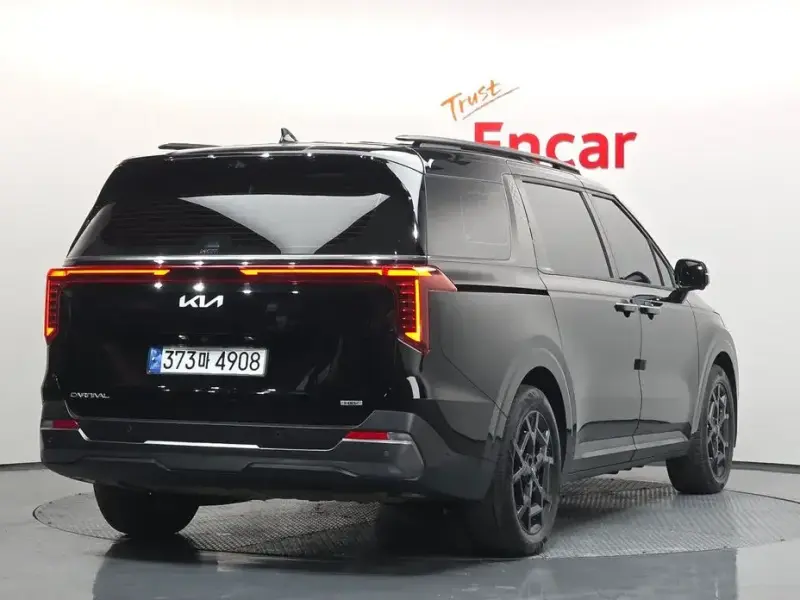 2024 Kia Carnival с пробегом 24 660 км