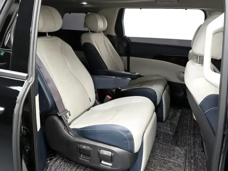 2024 Kia Carnival с пробегом 24 660 км