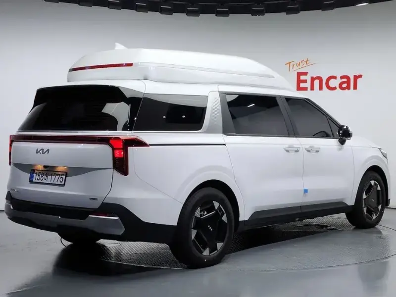2025 Kia Carnival с пробегом 179 км