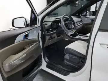 2025 Kia Carnival с пробегом 179 км