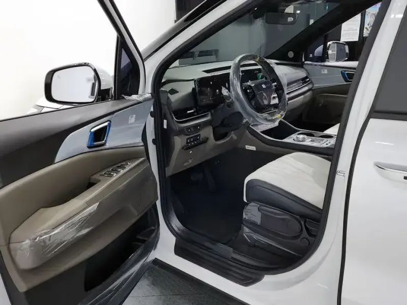 2025 Kia Carnival с пробегом 179 км