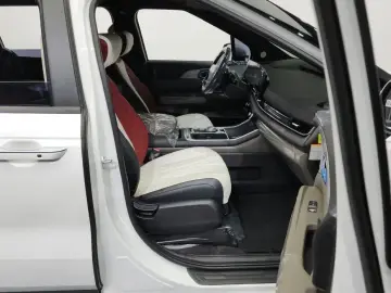 2025 Kia Carnival с пробегом 179 км