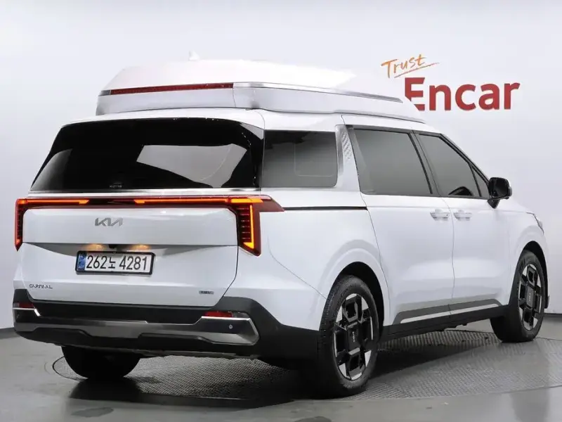2024 Kia Carnival с пробегом 28 569 км