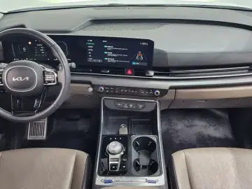 2024 Kia Carnival с пробегом 49 205 км