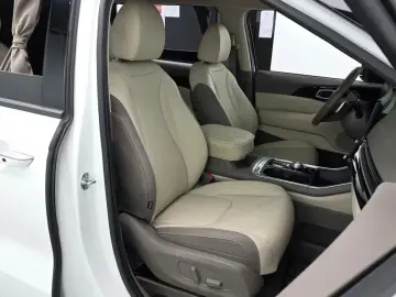 2024 Kia Carnival с пробегом 28 569 км