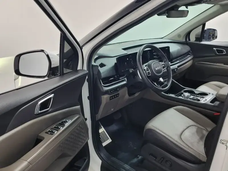 2024 Kia Carnival с пробегом 49 205 км
