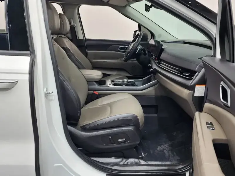 2024 Kia Carnival с пробегом 49 205 км