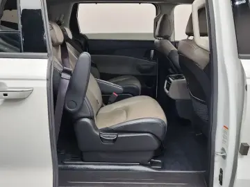 2024 Kia Carnival с пробегом 49 205 км