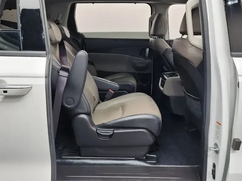 2024 Kia Carnival с пробегом 49 205 км