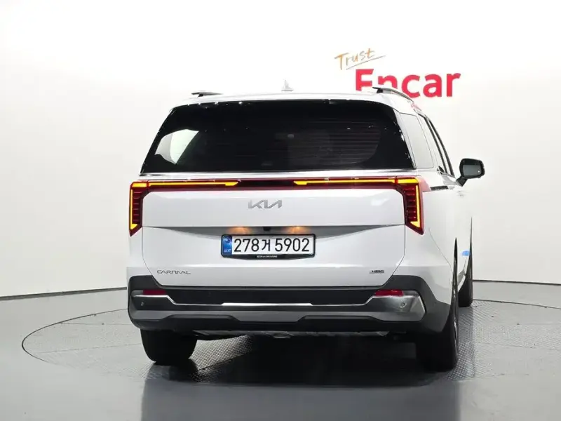 2026 Kia Carnival с пробегом 776 км