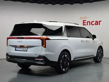 2024 Kia Carnival с пробегом 19 087 км