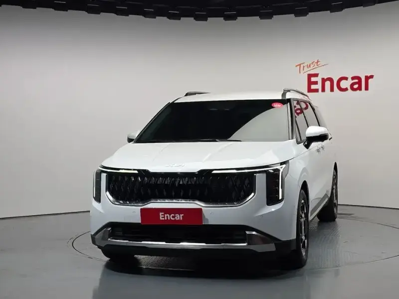 2024 Kia Carnival с пробегом 19 087 км