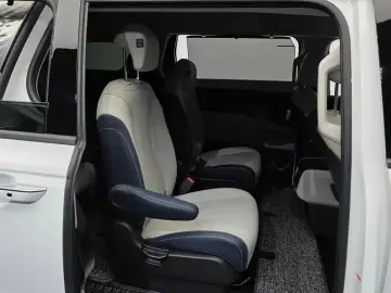 2024 Kia Carnival с пробегом 19 087 км
