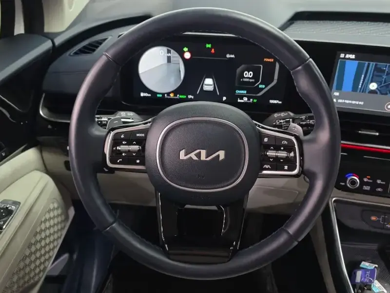 2024 Kia Carnival с пробегом 19 087 км