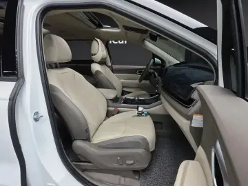 2025 Kia Carnival с пробегом 12 731 км