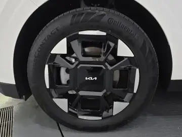 2024 Kia Carnival с пробегом 19 087 км