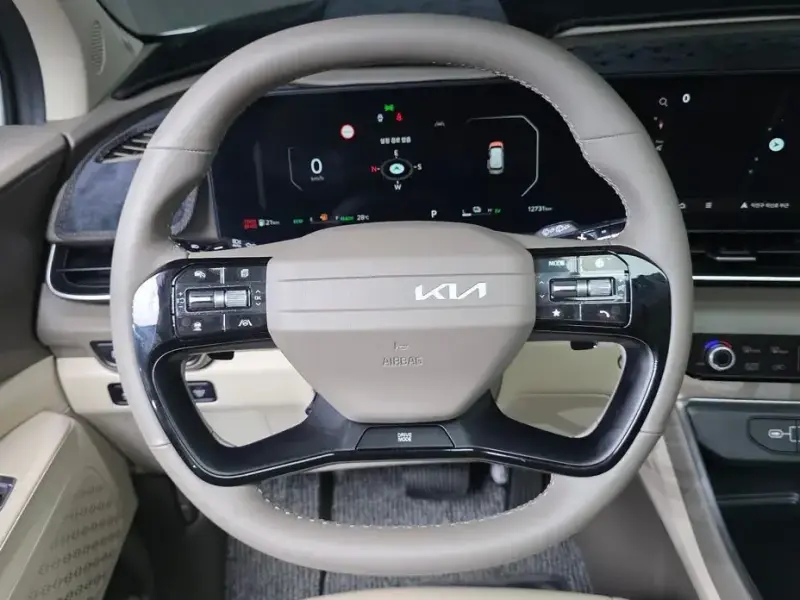 2025 Kia Carnival с пробегом 12 731 км