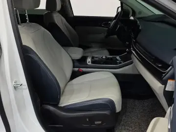2024 Kia Carnival с пробегом 19 087 км