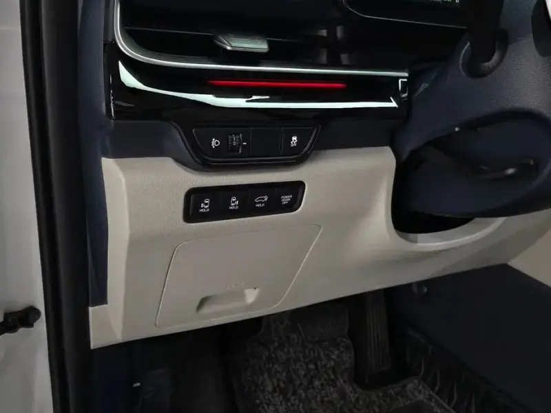 2024 Kia Carnival с пробегом 19 087 км