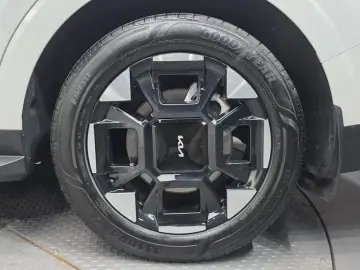 2025 Kia Carnival с пробегом 12 731 км