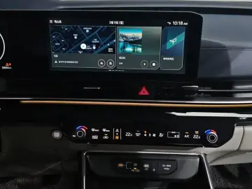 2025 Kia Carnival с пробегом 5 884 км