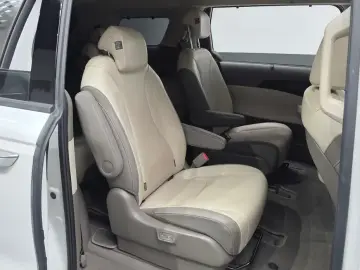 2024 Kia Carnival с пробегом 37 443 км
