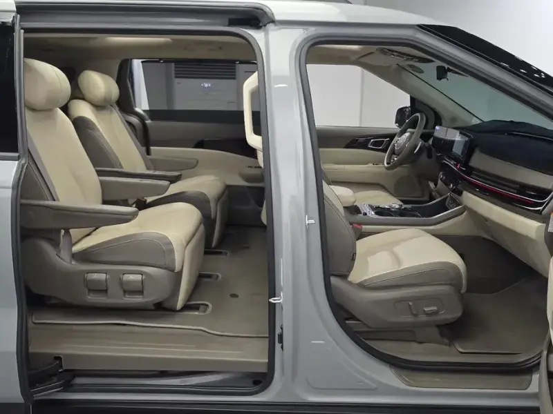 2024 Kia Carnival с пробегом 54 032 км