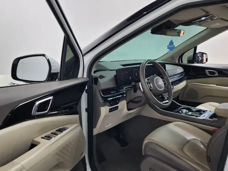 2024 Kia Carnival с пробегом 35 170 км