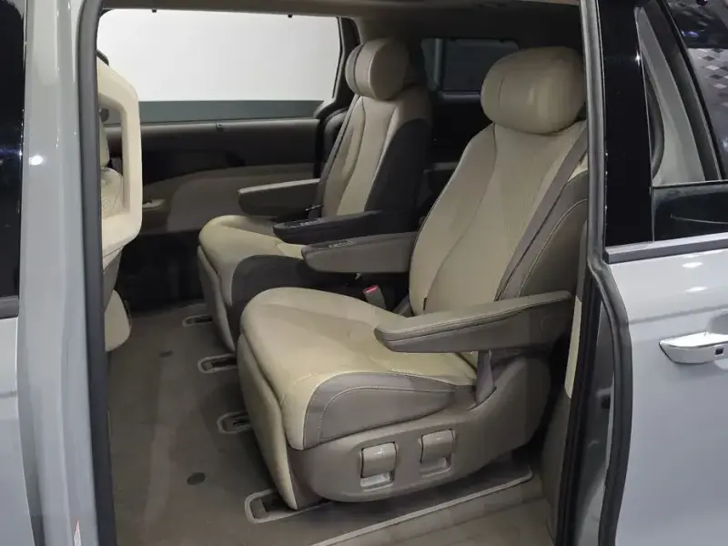 2024 Kia Carnival с пробегом 54 032 км
